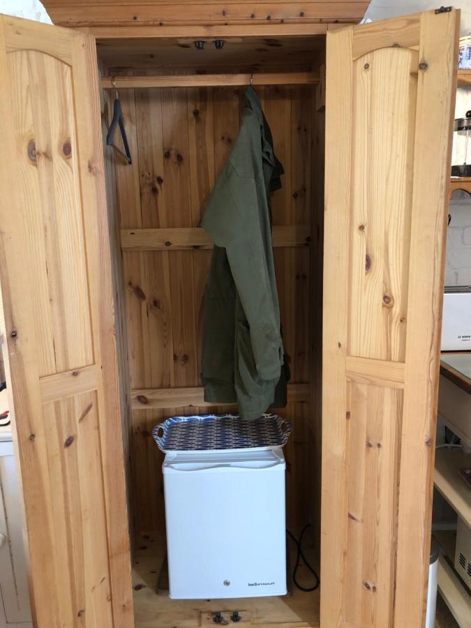 Cosy Cottage Ground Floor Bedroom Ensuite With Private Entrance Chichester Exterior foto